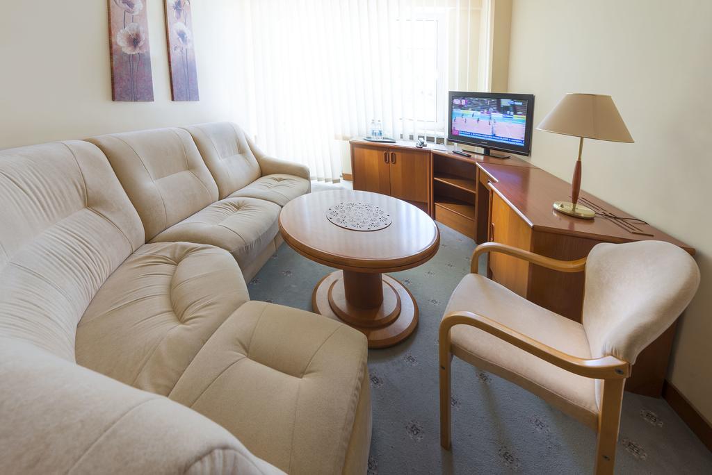 Kielczanka Hotel Kolobrzeg Ngoại thất bức ảnh